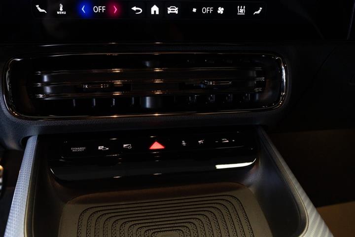 Grå Mercedes CLA250+ fra 2025