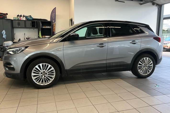 Sølv Opel Grandland X fra 2019