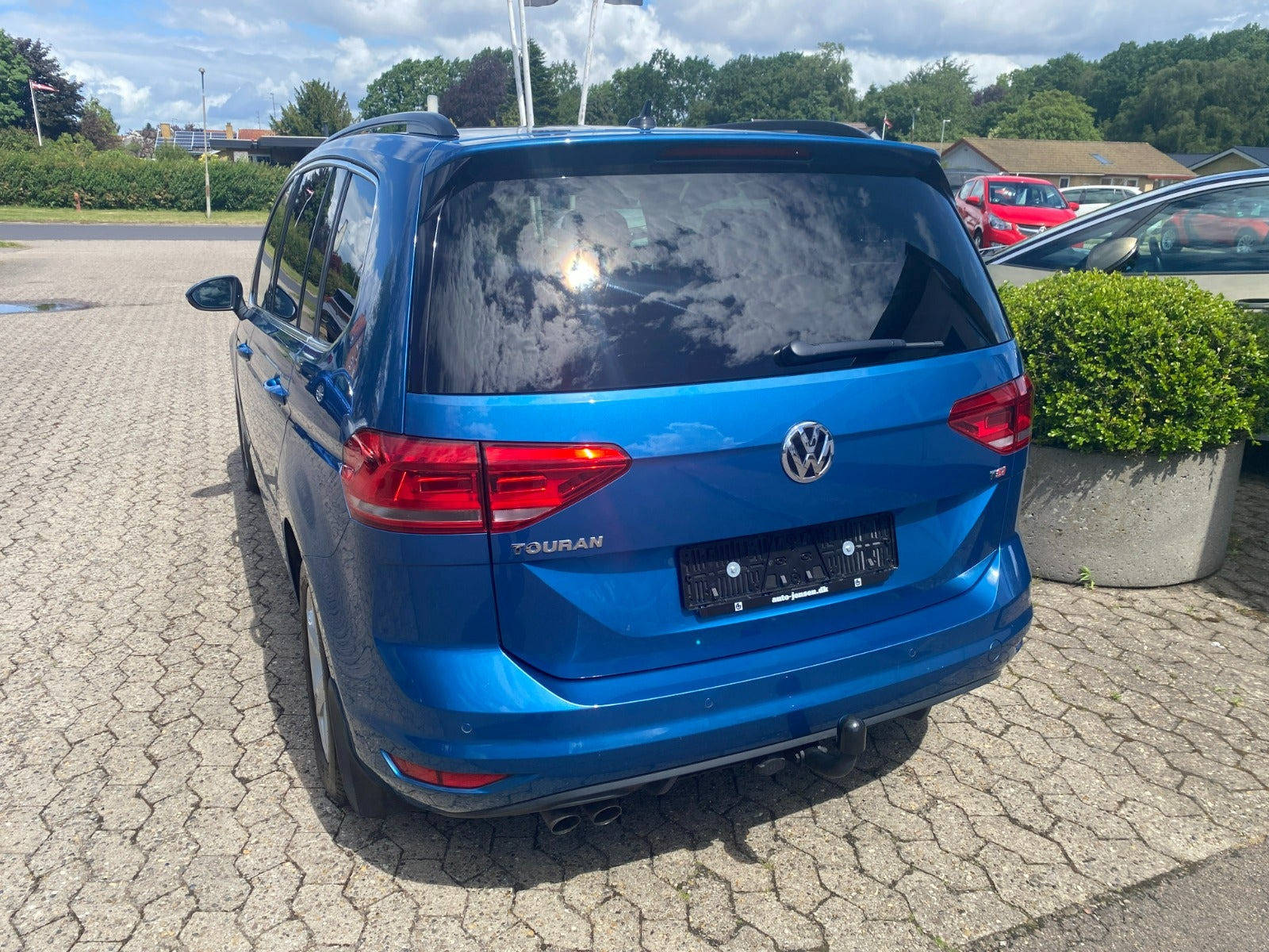Blå VW Touran fra 2018