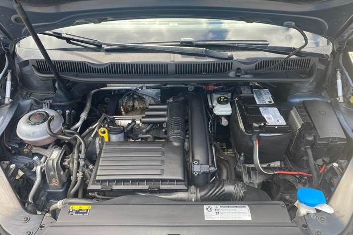 Blå VW Touran fra 2018
