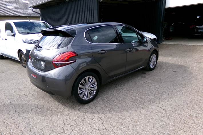 undefined Peugeot 208 fra 2018