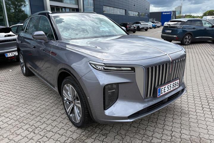 Rød Hongqi E-HS9 fra 2024