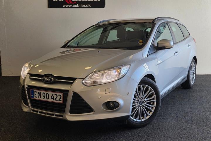 Sølv Ford Focus fra 2013 set udefra
