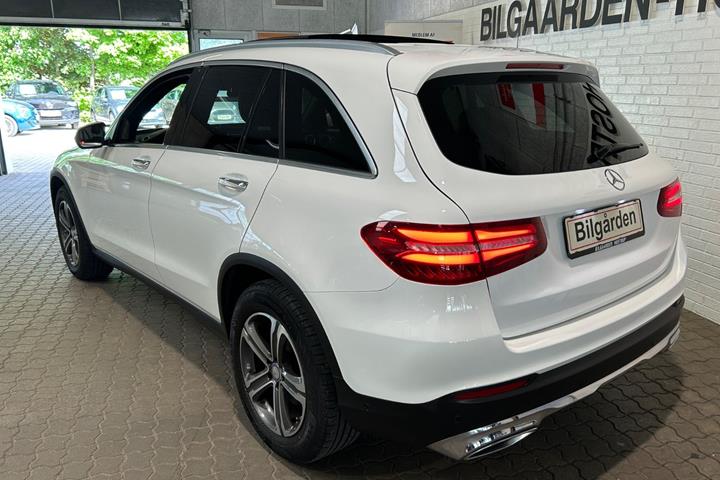 Hvid Mercedes GLC250 d fra 2016