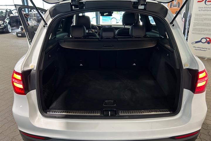 Hvid Mercedes GLC250 d fra 2016