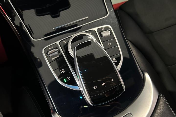 Hvid Mercedes GLC250 d fra 2016