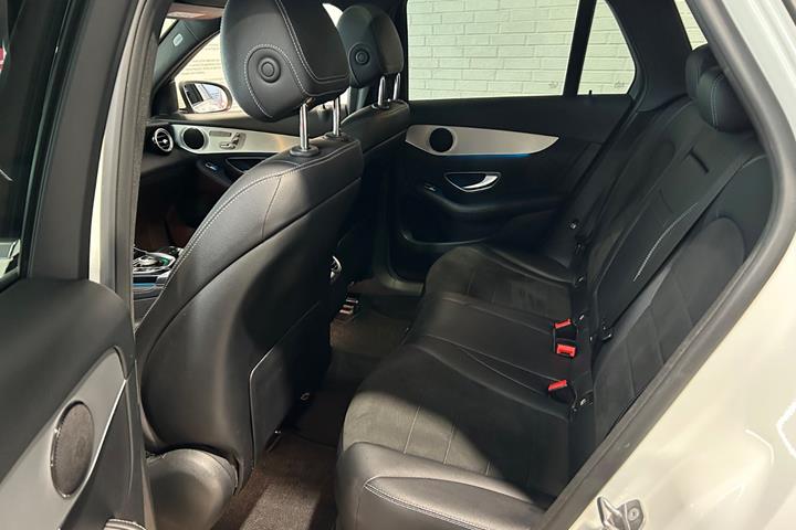 Hvid Mercedes GLC250 d fra 2016
