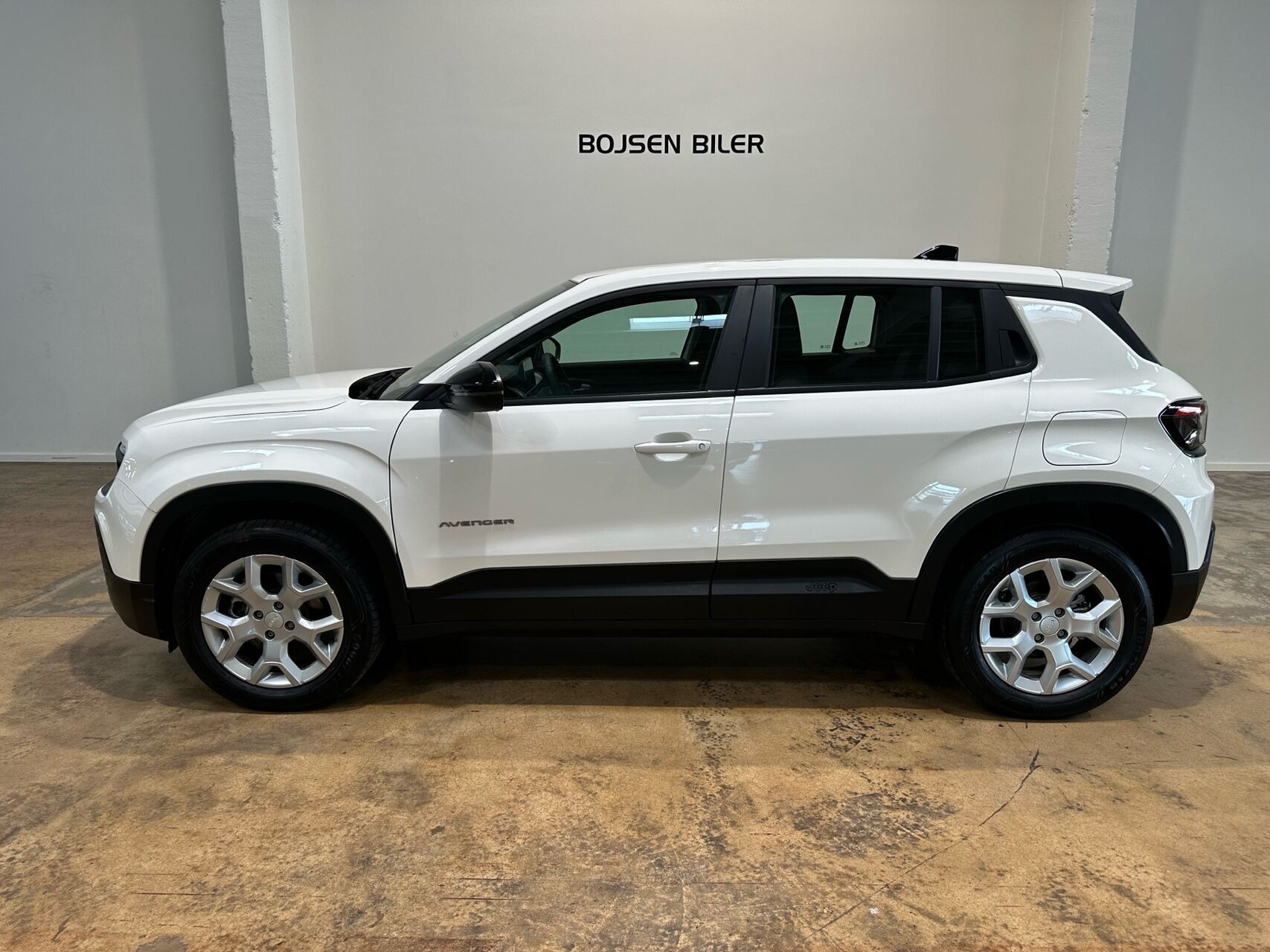 Hvid Jeep Avenger fra 2025