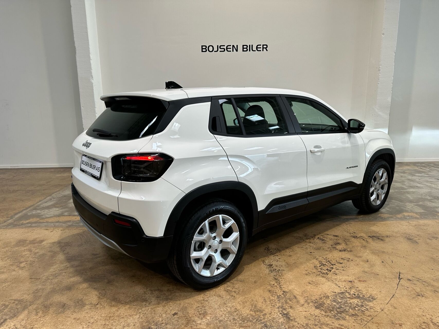 Hvid Jeep Avenger fra 2025