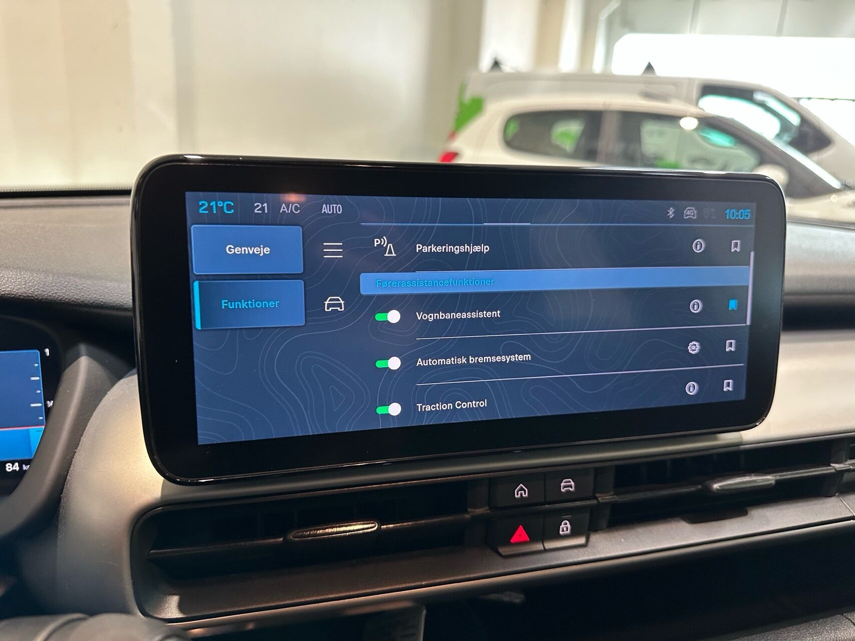 Hvid Jeep Avenger fra 2025