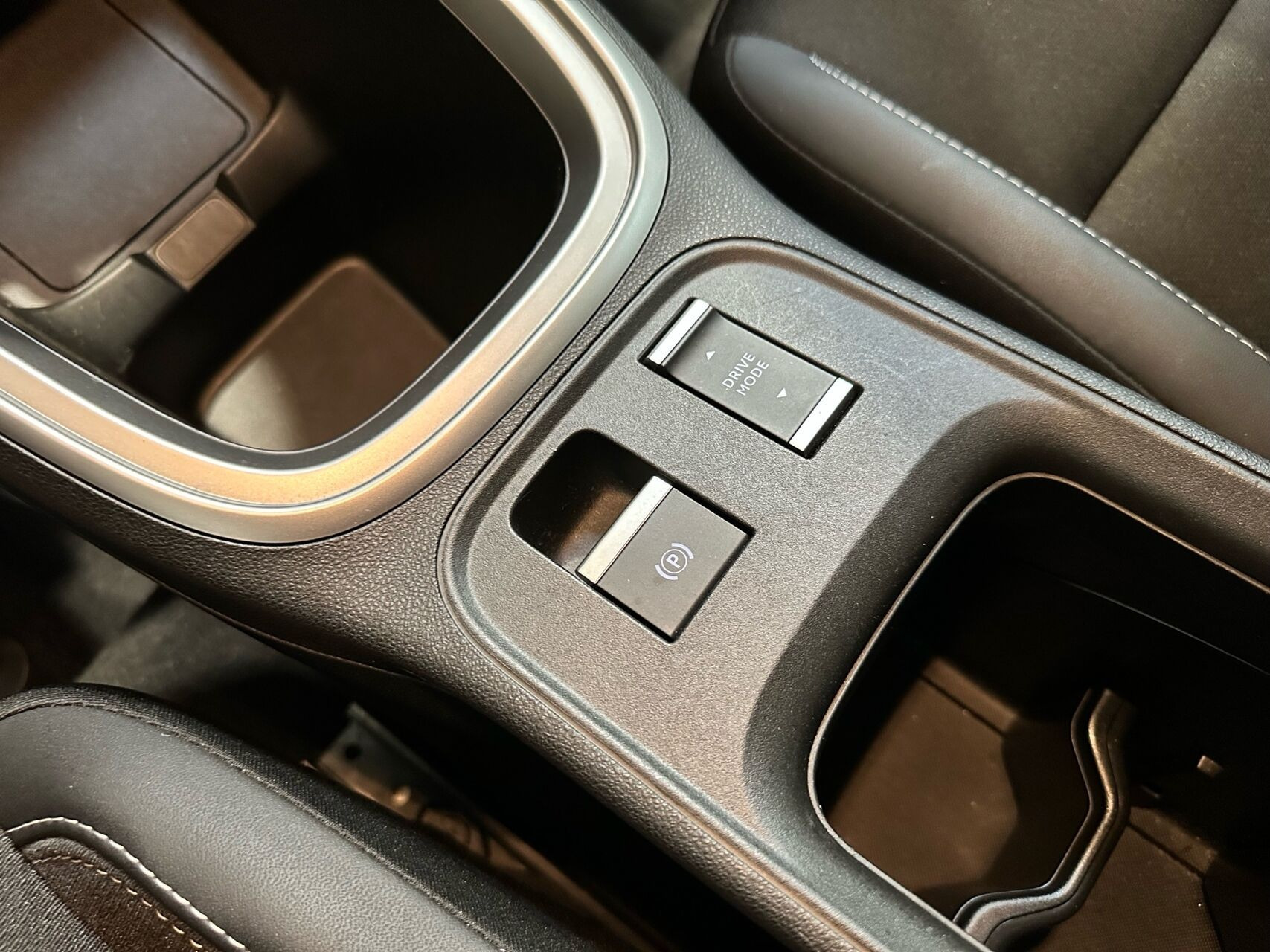 Hvid Jeep Avenger fra 2025