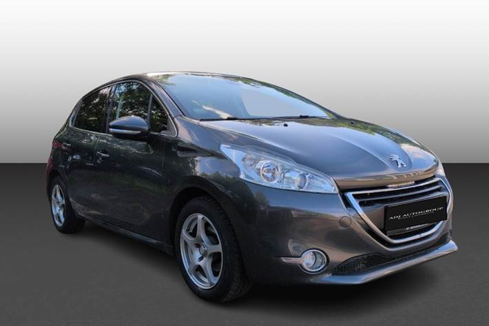 Grå Peugeot 208 fra 2015