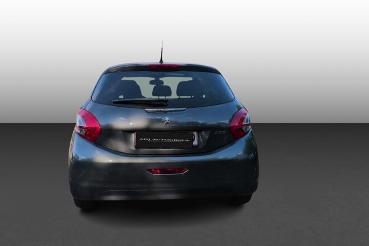Grå Peugeot 208 fra 2015