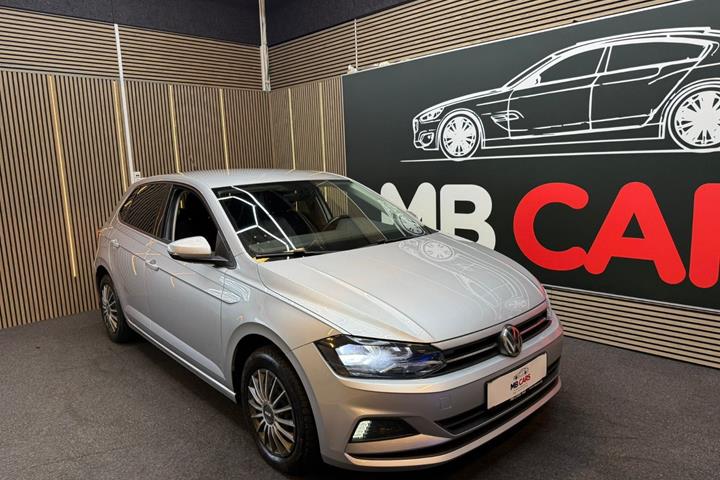 Sølv VW Polo fra 2019 set udefra