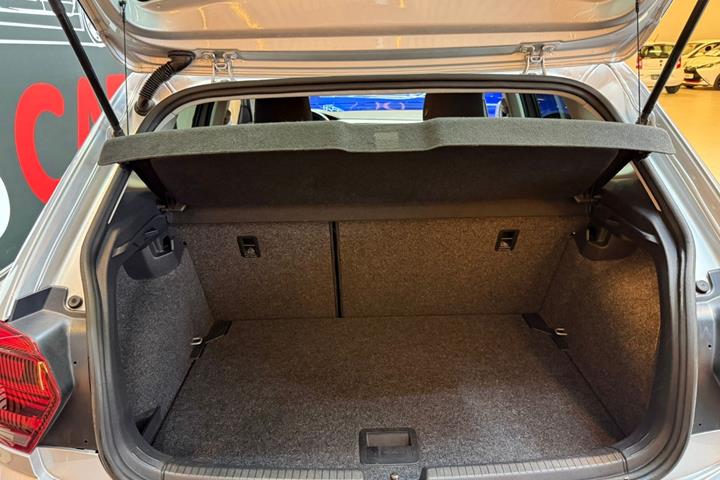 Sølv VW Polo fra 2019
