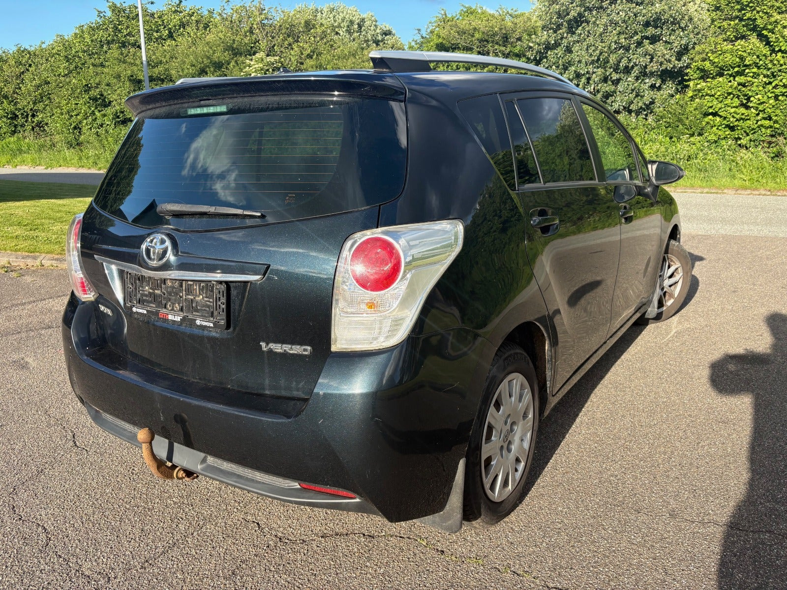 Sort Toyota Sportsvan fra 2015