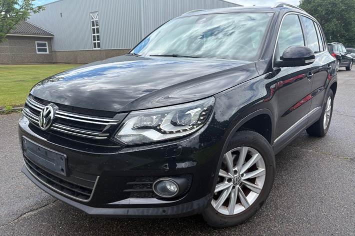 Gul VW Tiguan fra 2015