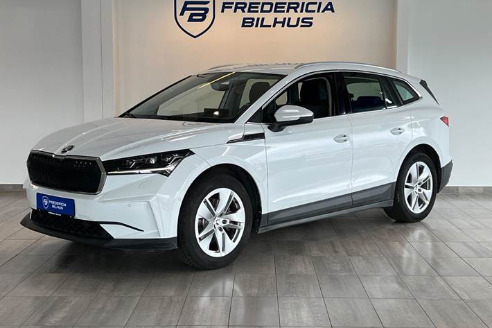 Hvid Skoda Enyaq fra 2022 set udefra
