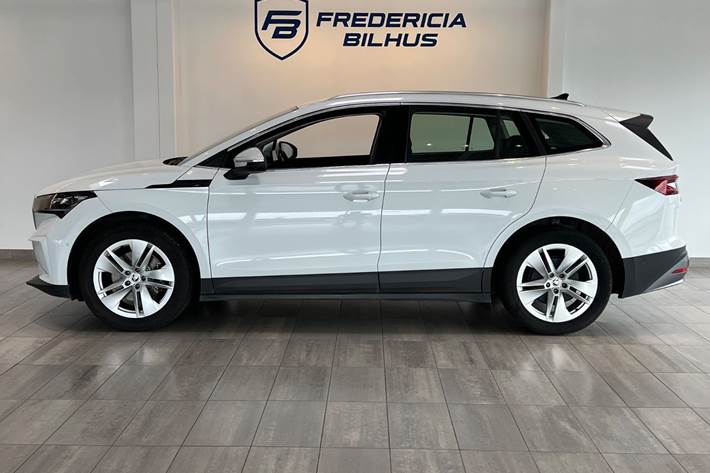 Hvid Skoda Enyaq fra 2022