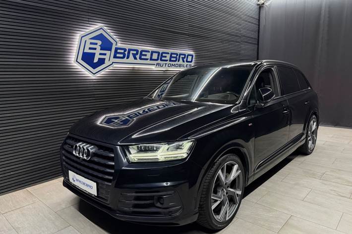 Sort Audi Q7 fra 2018 set udefra