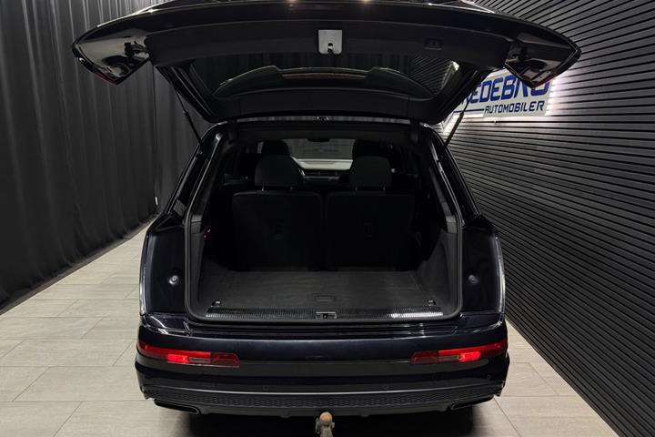 Sort Audi Q7 fra 2018