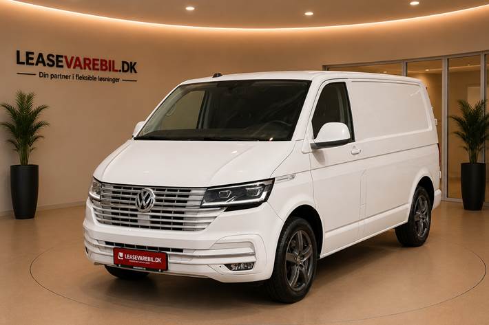 Hvid VW Transporter fra 2020