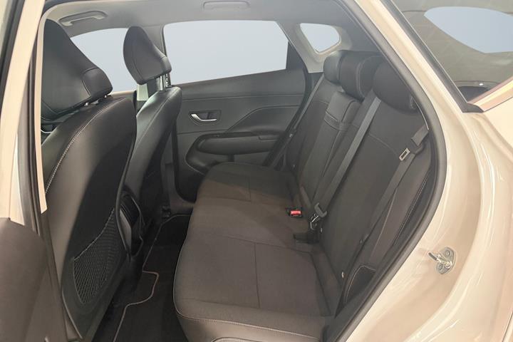 Hvid Hyundai Kona fra 2024