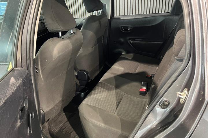 undefined Toyota Yaris fra 2012