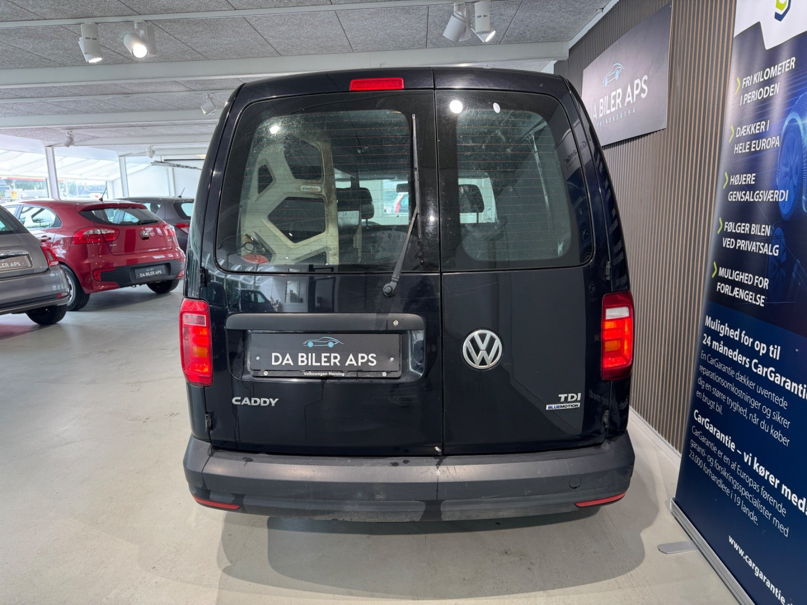 Gul VW Caddy fra 2015