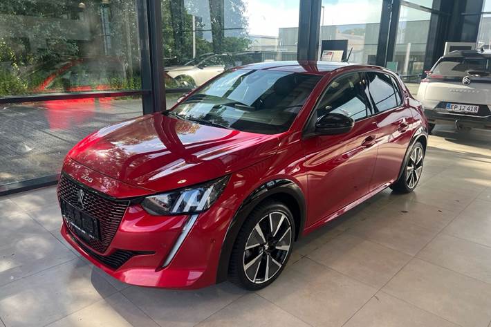 Rød Peugeot e-208 fra 2022