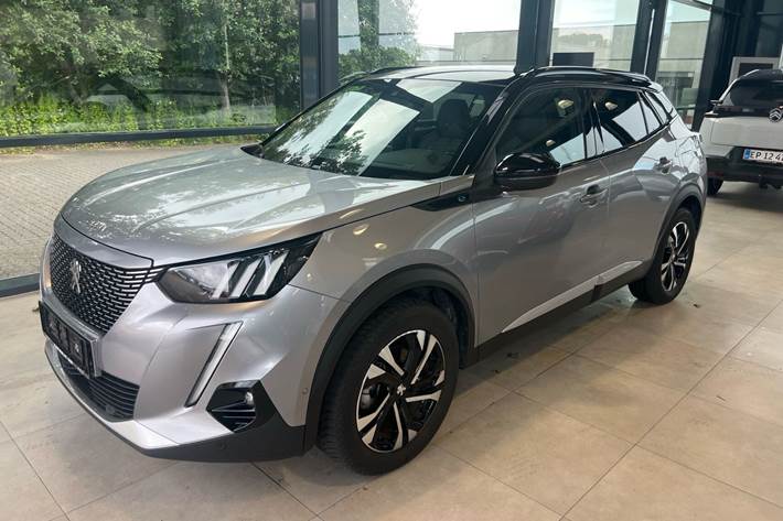 Grå Peugeot e-2008 fra 2022