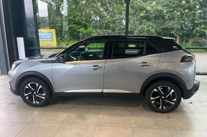 Grå Peugeot e-2008 fra 2022