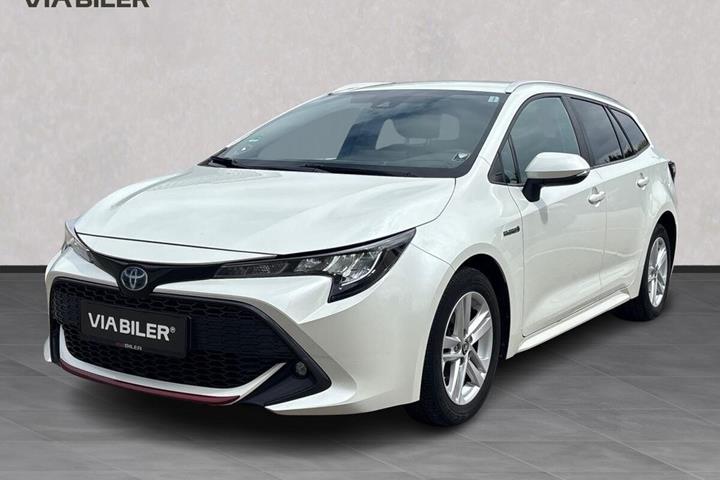 Hvid Toyota Corolla fra 2020 set udefra