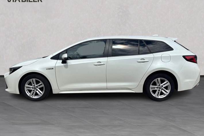 Hvid Toyota Corolla fra 2020