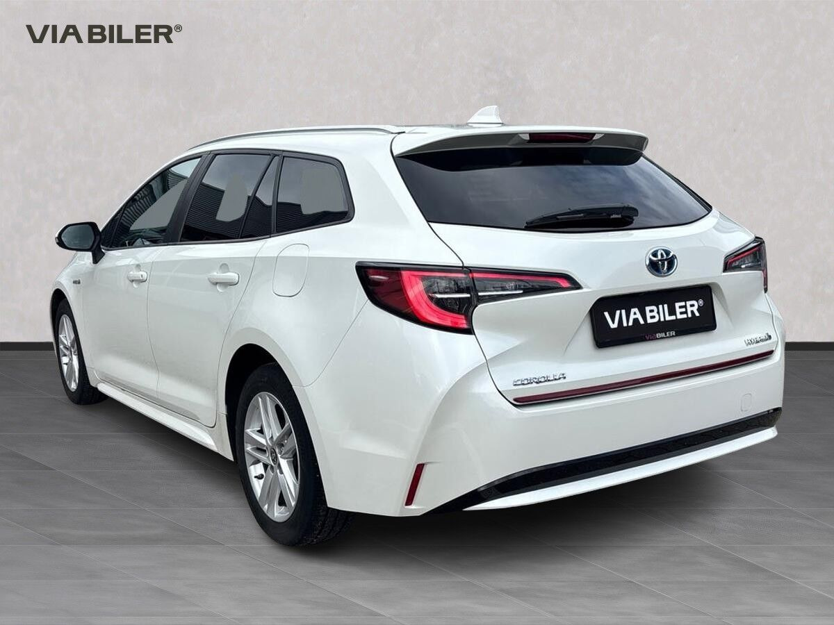 Hvid Toyota Corolla fra 2020