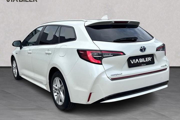 Hvid Toyota Corolla fra 2020