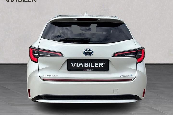 Hvid Toyota Corolla fra 2020