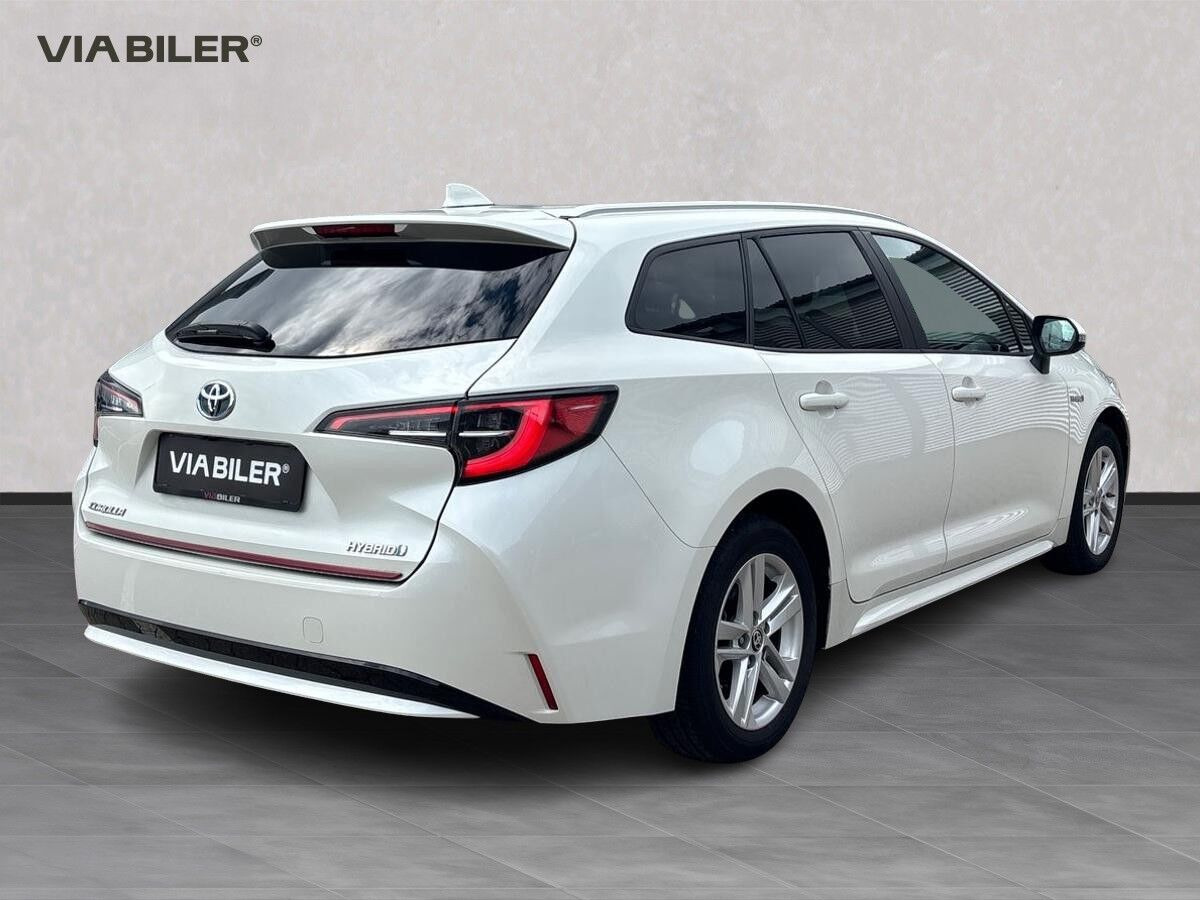Hvid Toyota Corolla fra 2020