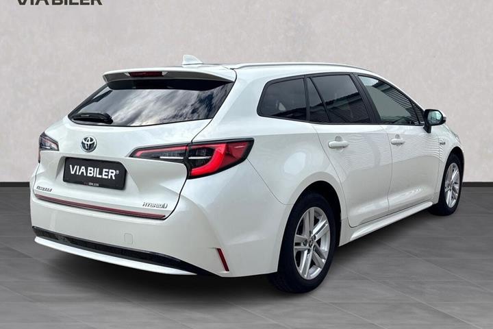 Hvid Toyota Corolla fra 2020