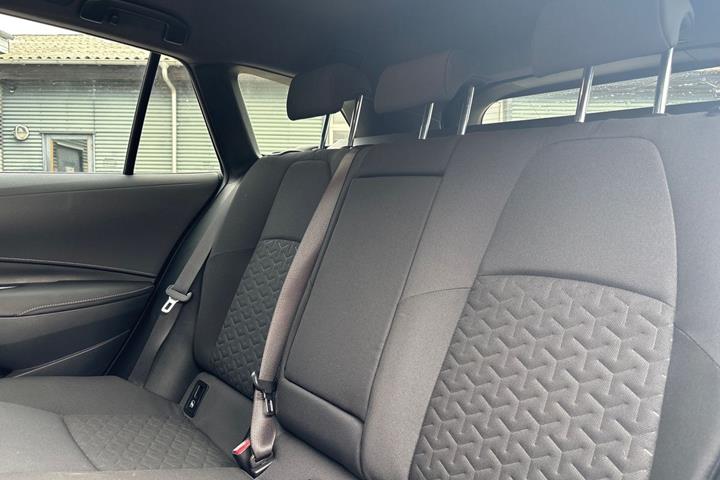 Hvid Toyota Corolla fra 2020
