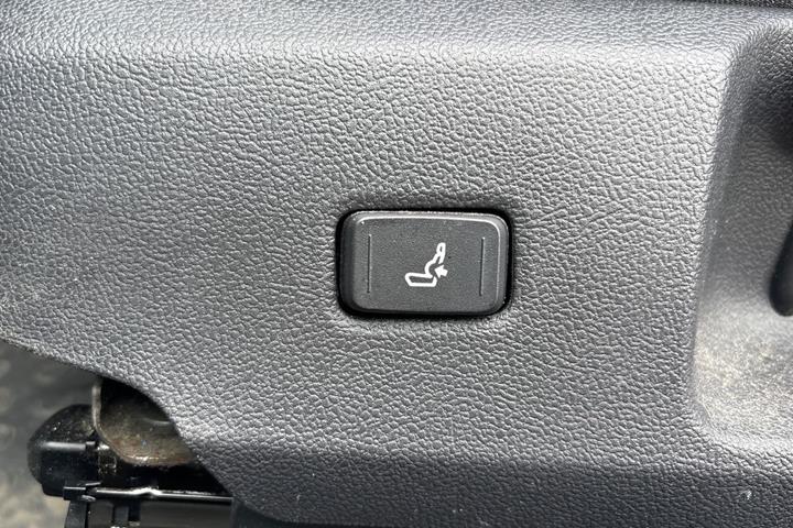 Hvid Toyota Corolla fra 2020