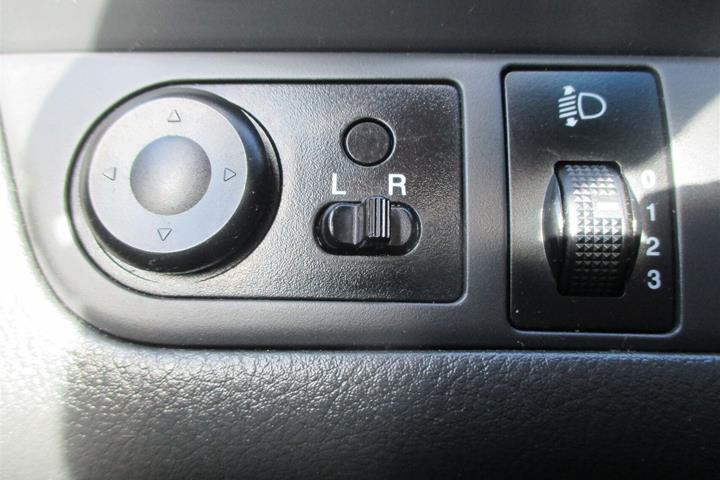 Sort Chevrolet Aveo fra 2010 set indefra