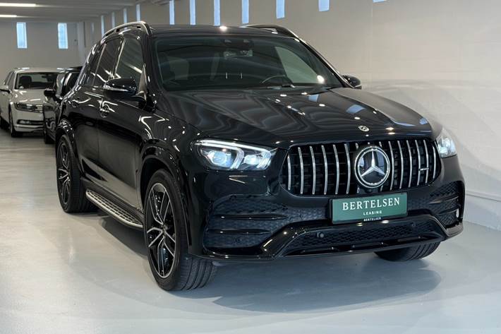 Sort Mercedes GLE350 de fra 2023 set udefra