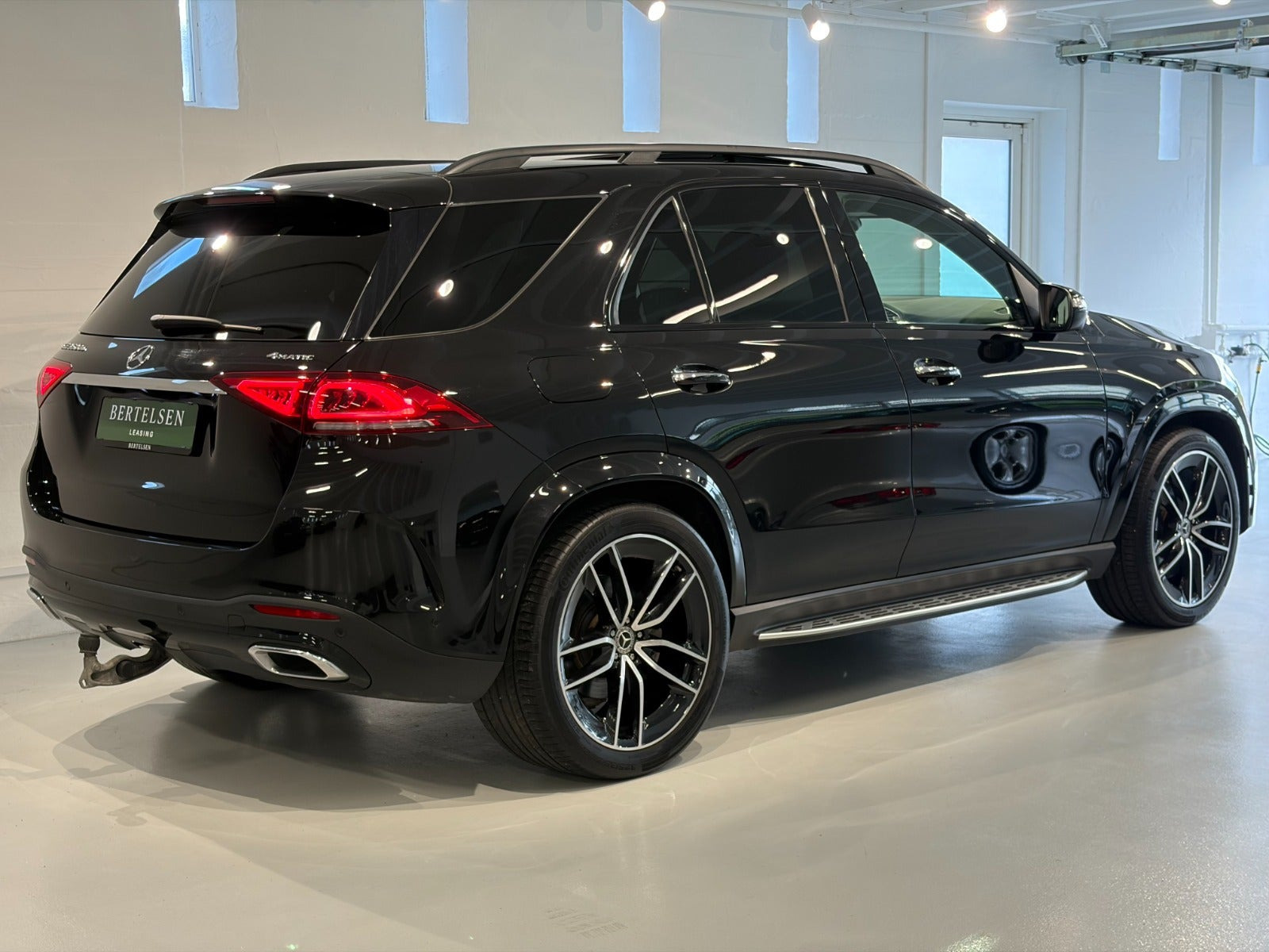 Sort Mercedes GLE350 de fra 2023