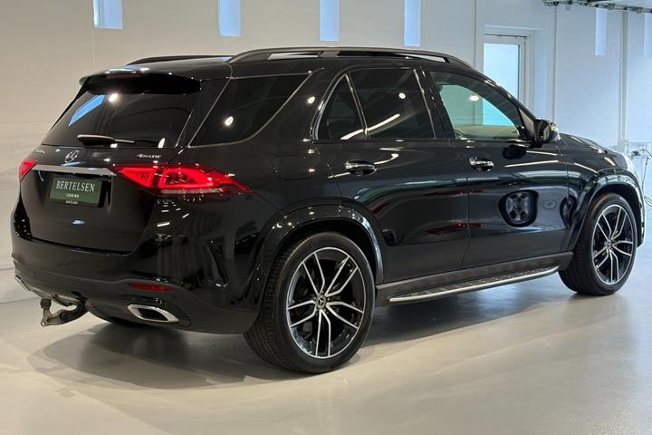 Sort Mercedes GLE350 de fra 2023