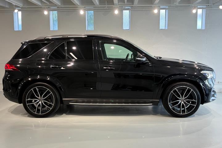Sort Mercedes GLE350 de fra 2023