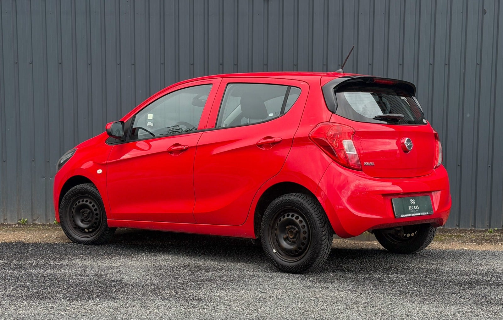 Rød Opel Karl fra 2016