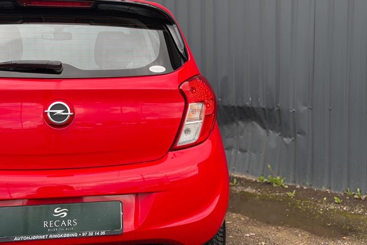 Rød Opel Karl fra 2016
