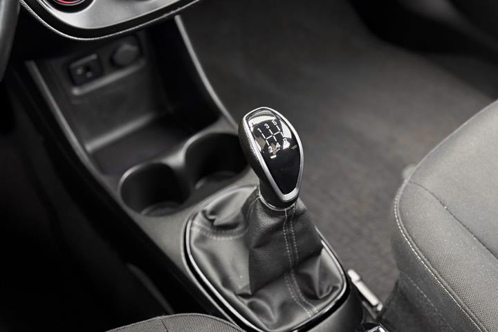 Rød Opel Karl fra 2016