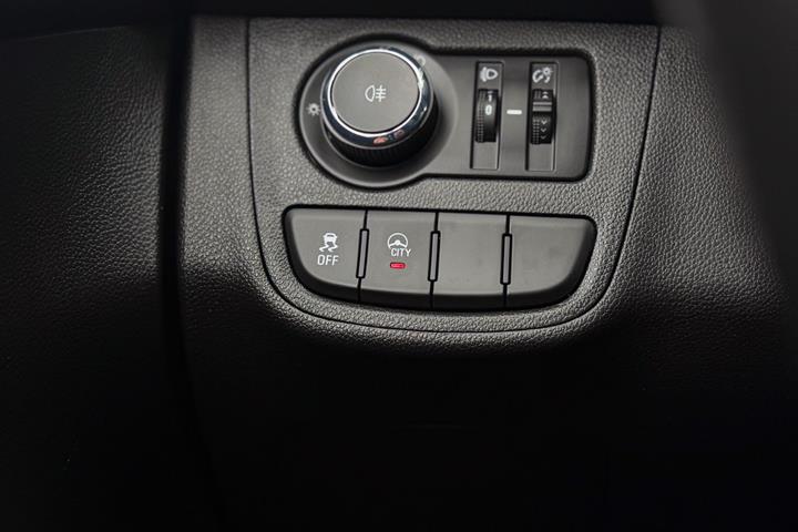 Rød Opel Karl fra 2016